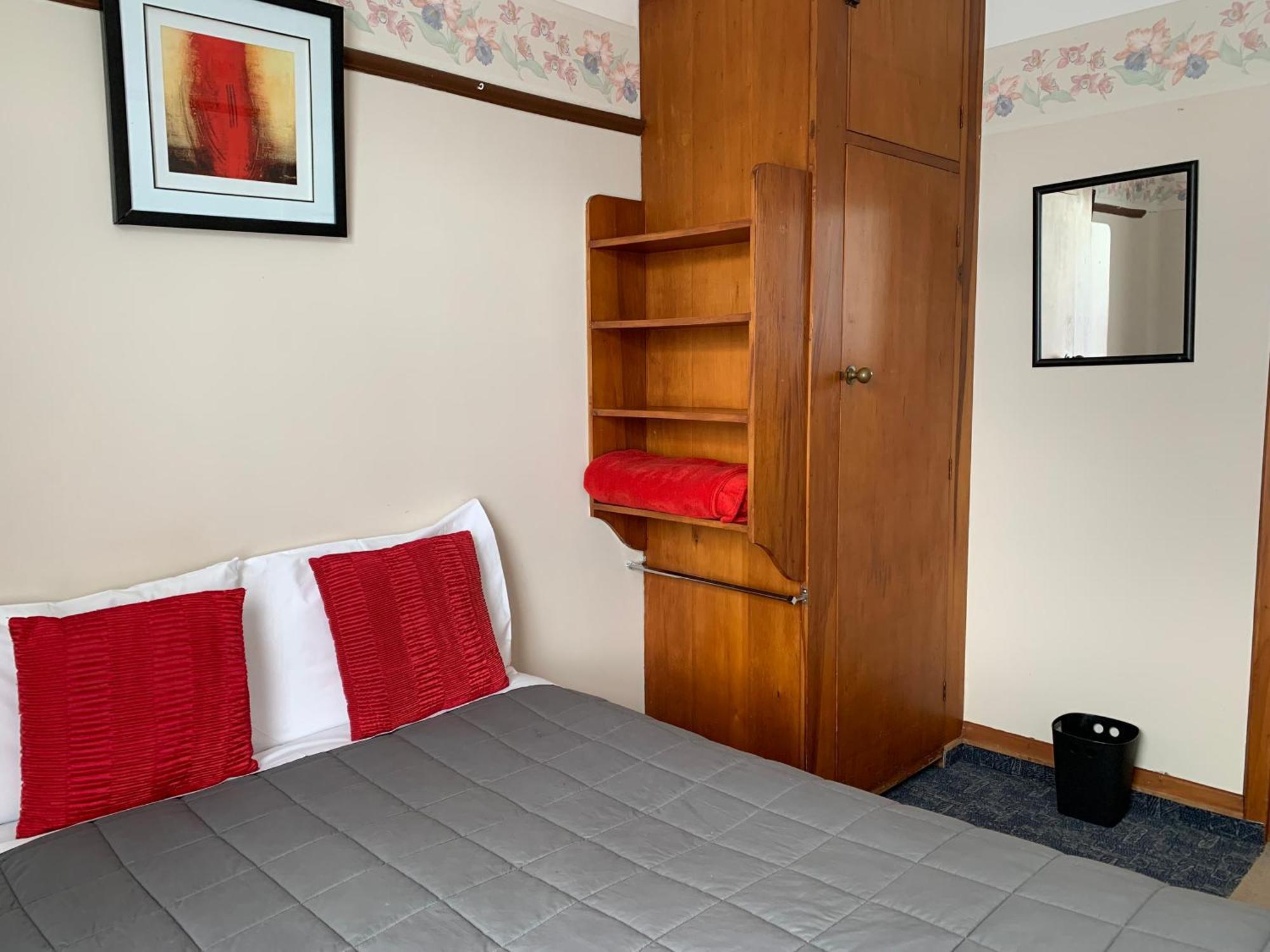 Thomas'S Catlins Lodge And Camp Ground Owaka 외부 사진
